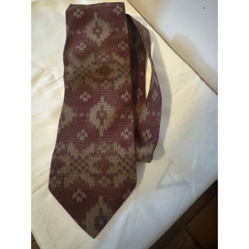 Georgio Armani Mens Tie -Made In Italy 100% silk maroon-tan